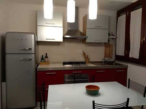 Kitchen or kitchenette, Dining area, kitchen