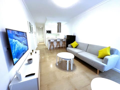 Communal lounge/ TV room, TV and multimedia, Living room, Seating area