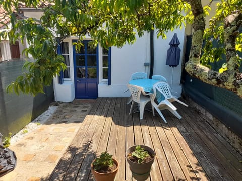 Patio, Garden, Balcony/Terrace