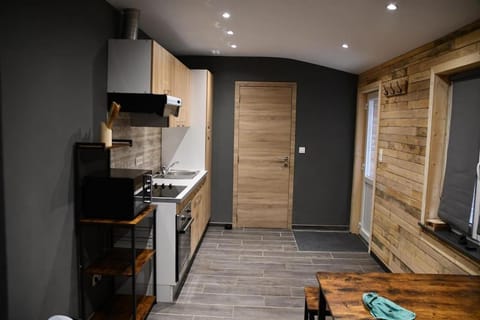 Logement in wood (400 mètres de Pairi Daiza) Apartment in Hauts-de-France