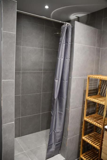 Logement in wood (400 mètres de Pairi Daiza) Apartment in Hauts-de-France