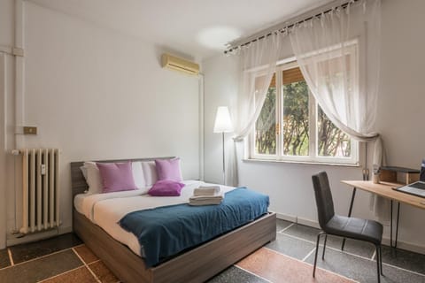 Bed, Photo of the whole room, Bedroom, air conditioner