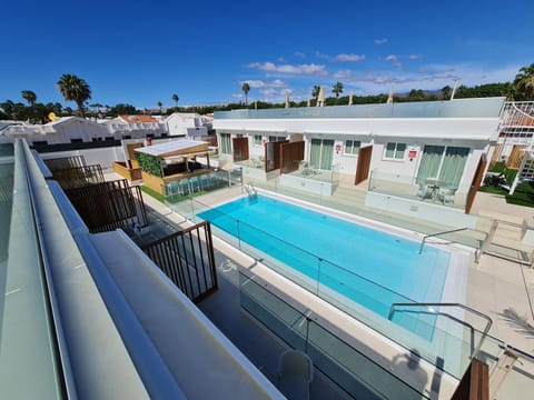 Restaurant/places to eat, Day, View (from property/room), Lounge or bar, Pool view, Swimming pool, Internal: Not applicable to any particular room