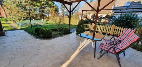 BBQ facilities, Garden, View (from property/room), Balcony/Terrace, Dining area, Garden view