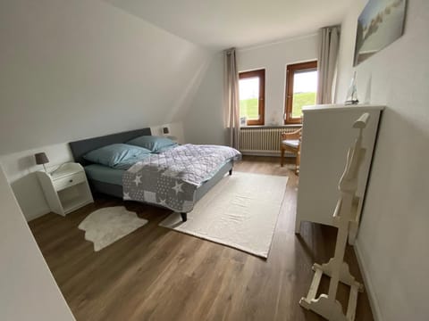 Bed, Photo of the whole room, Bedroom, wardrobe