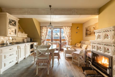 Kitchen or kitchenette, Living room, Seating area, flat iron