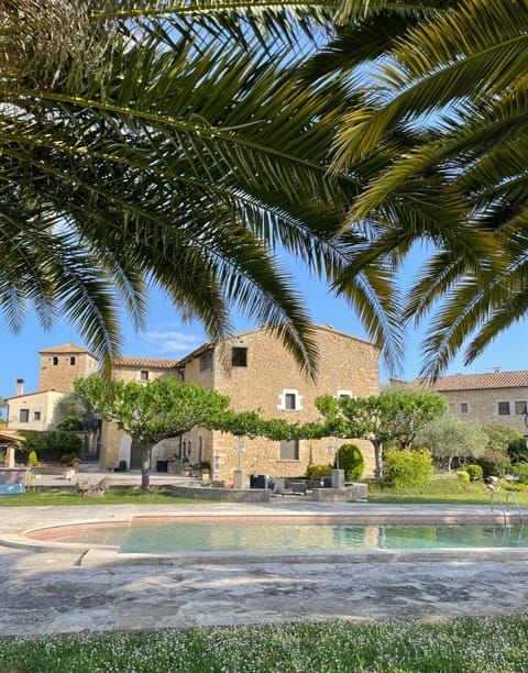 Property building, Day, Garden, Garden view, Pool view, Swimming pool, Swimming pool