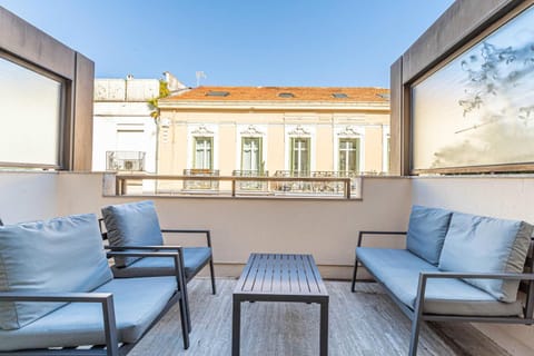 Facade/entrance, Day, View (from property/room), Balcony/Terrace, Living room, Seating area