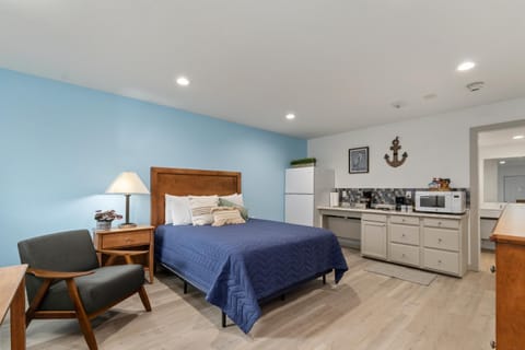 Bed, Kitchen or kitchenette, Photo of the whole room, Bedroom, minibar, acessibility
