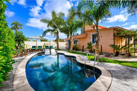 Garden, Garden view, Pool view, Swimming pool, sunbed