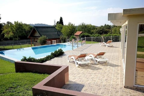 Day, Natural landscape, Garden, Garden view, Pool view, Swimming pool, Swimming pool, sunbed
