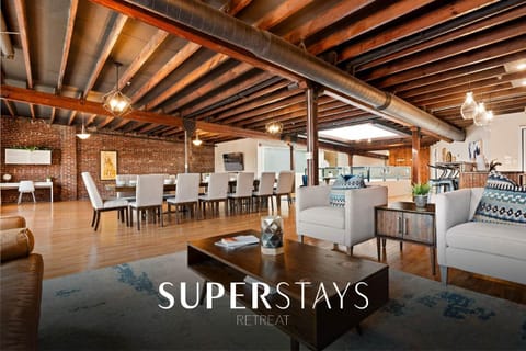 Sleep24 13Beds 8BR 6BA Swepson Retreat KING House in Louisville