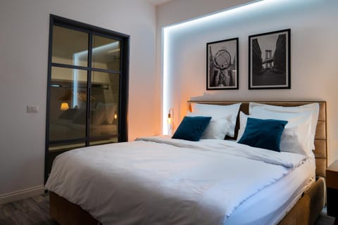 Bed, Decorative detail, Bedroom, wardrobe