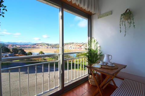 Natural landscape, View (from property/room), Balcony/Terrace, Dining area
