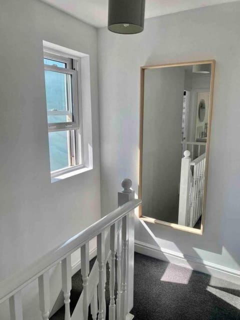 2 Bed Cottage Barnstaple North Devon Dog-Friendly! House in Barnstaple