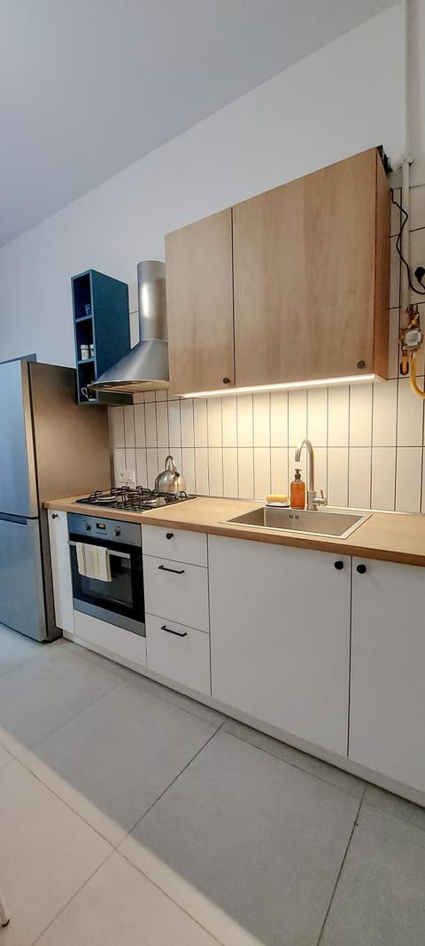 Kitchen or kitchenette, oven, pet friendly, stove