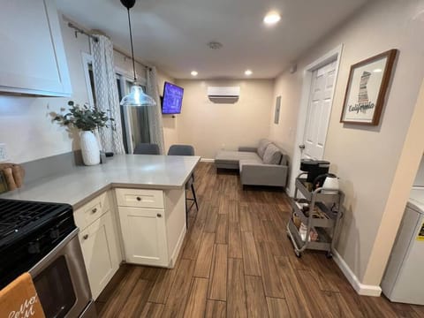 La Casita de Whittier, Private Unit w/patio area, Disney, Biola, Knotts House in La Mirada