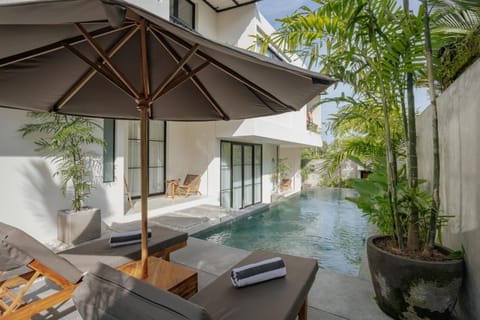 Balcony/Terrace, Garden view, Pool view, Swimming pool, Swimming pool, sunbed