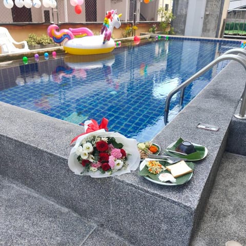 Food and drinks, Food, Pool view, Swimming pool
