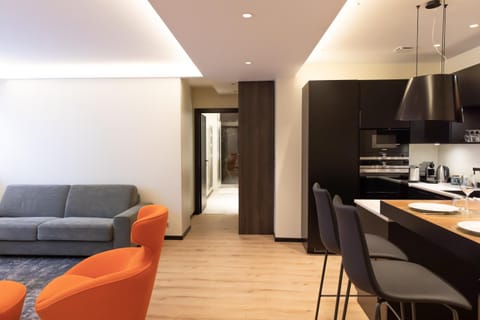 Kitchen or kitchenette, Living room, air conditioner