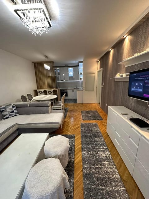 Living room, Photo of the whole room