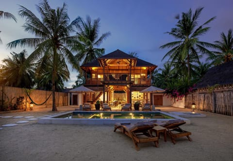 Property building, Night, Garden, Balcony/Terrace, Garden view, Pool view, Swimming pool, sunbed