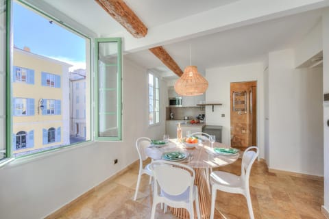 Dining area, Dining area