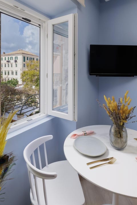 Dining area, Evening entertainment