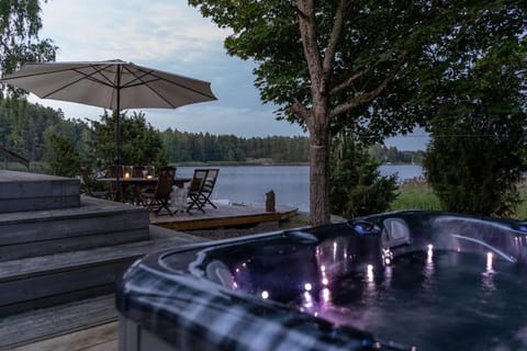 Patio, Hot Tub