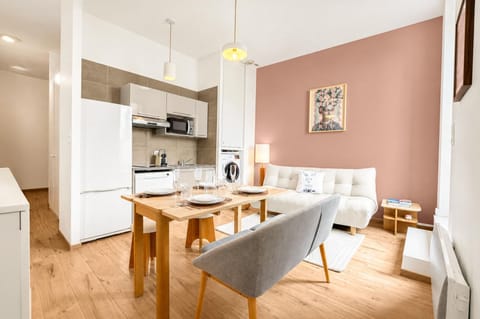 Living room, Dining area