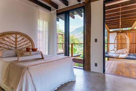 Photo of the whole room, Bedroom, Mountain view