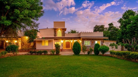 Property building, Spring, Day, Garden, Garden view