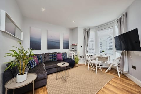 Chic Apt in the Heart of Portrush - Princess Green 2 Apartment in Portrush