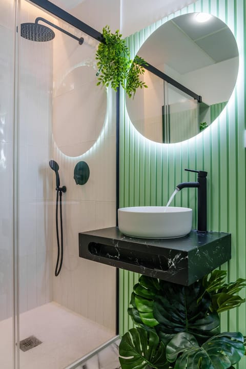 Shower, Bathroom