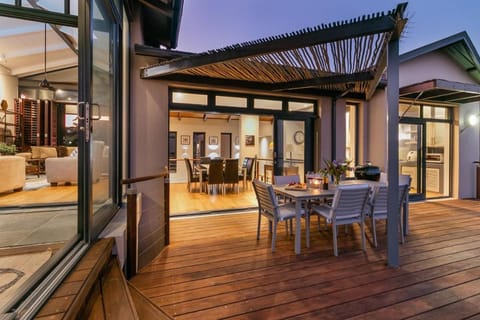 Patio, Balcony/Terrace, Seating area, Dining area
