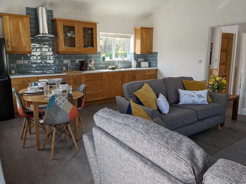 Kitchen or kitchenette, Seating area, Dining area