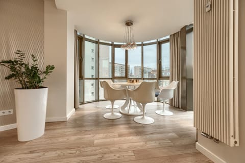 Living room, Dining area