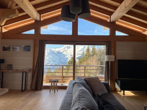 Living room, Mountain view