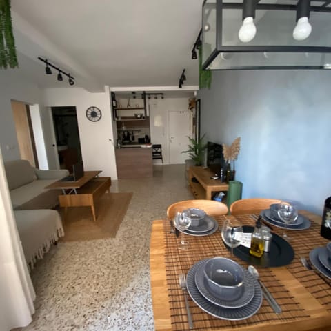 Kitchen or kitchenette, Living room