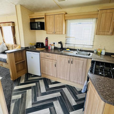 microwave, oven, toaster, kitchen