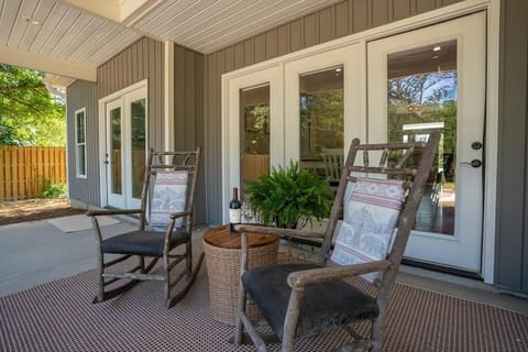 Patio, Seating area