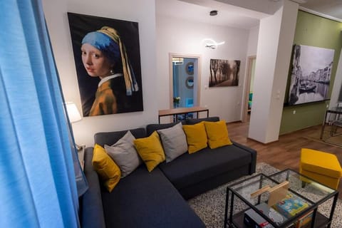 Downtown luxury apartment with backyard Apartment in Volos