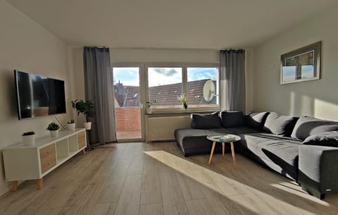 Communal lounge/ TV room, TV and multimedia, Living room, Seating area