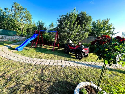 Day, Natural landscape, Children play ground, Garden, Garden view