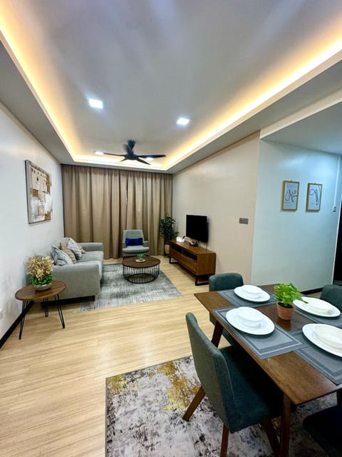 Living room, Photo of the whole room, Dining area
