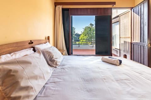 Property building, Living room, Bedroom