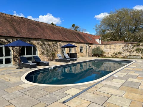Day, Pool view, Swimming pool, sunbed