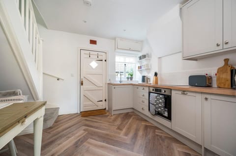 3 Lower Falkland Cottage Long Melford House in Babergh District