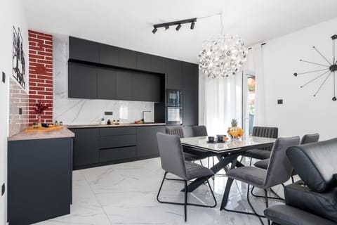 Coffee/tea facilities, Kitchen or kitchenette