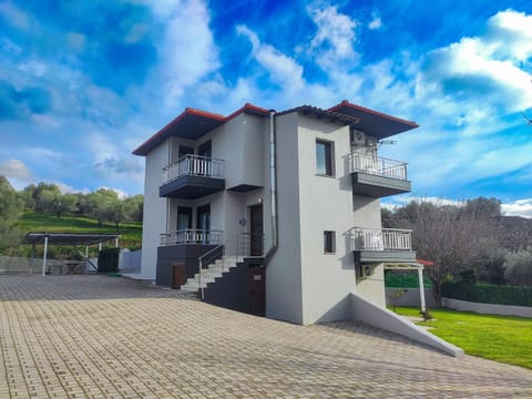 Property building, Day